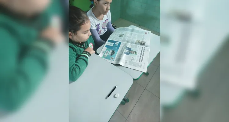 Teorias e práticas no estudo comunicacional foram envolvidos em sala de aula.