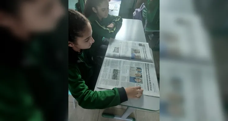 Teorias e práticas no estudo comunicacional foram envolvidos em sala de aula.