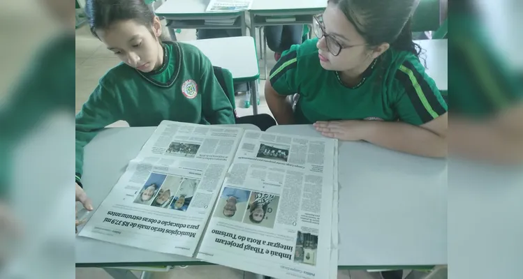 Teorias e práticas no estudo comunicacional foram envolvidos em sala de aula.