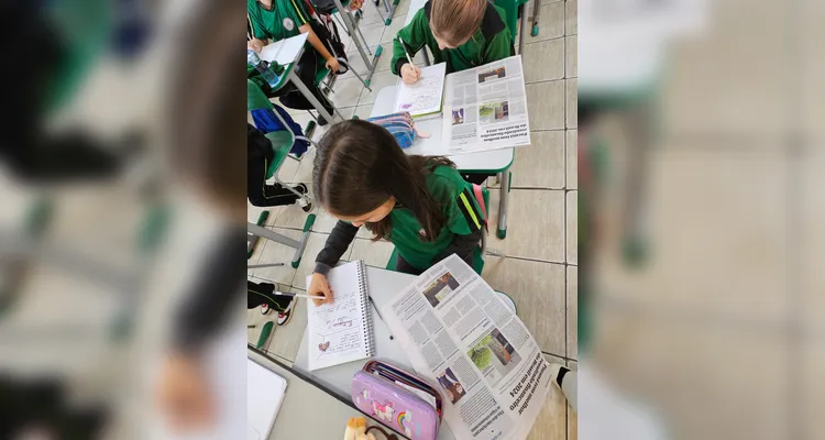 Educandos puderam imergir nos conteúdos apresentados pelo impresso do Grupo aRede.