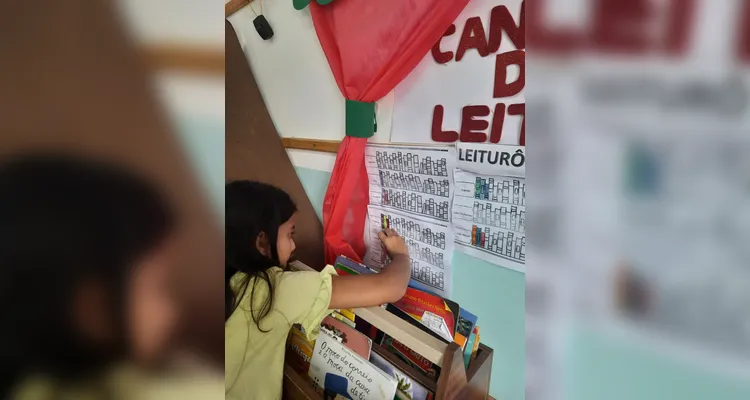 Educandos têm espaço próprio para registro dos títulos lidos.