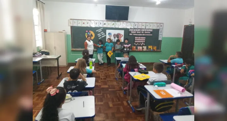 Veja os registros do diversificado trabalho em sala de aula.