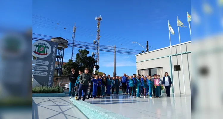 Veja a galeria de registros dos educandos nas duas saídas a campo junto ao trabalho democrático.