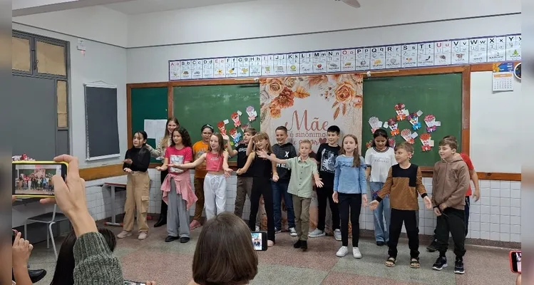 Veja as fotos da apresentação e trabalhos em sala de aula.