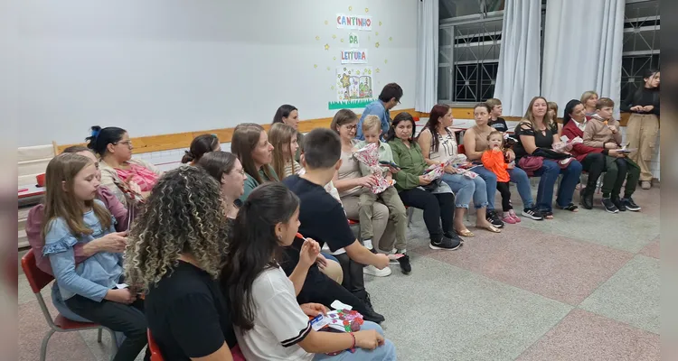 Veja as fotos da apresentação e trabalhos em sala de aula.