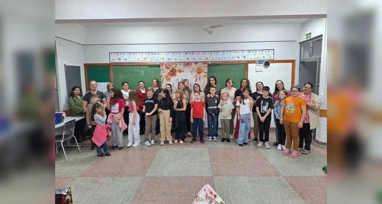 Veja as fotos da apresentação e trabalhos em sala de aula.