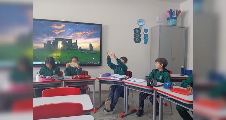 Veja alguns registros do trabalho 'monetário' em sala de aula.
