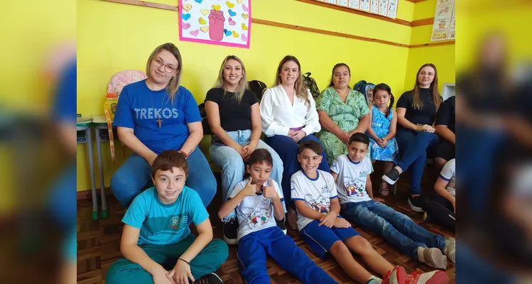 Registros mostram amplitude de ações dos educandos em sala de aula e com suas produções.
