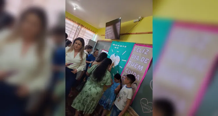 Registros mostram amplitude de ações dos educandos em sala de aula e com suas produções.