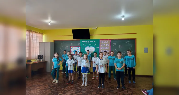Registros mostram amplitude de ações dos educandos em sala de aula e com suas produções.