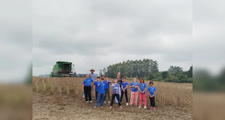 Educandos puderam extrair importantes conceitos durante a saída a campo.