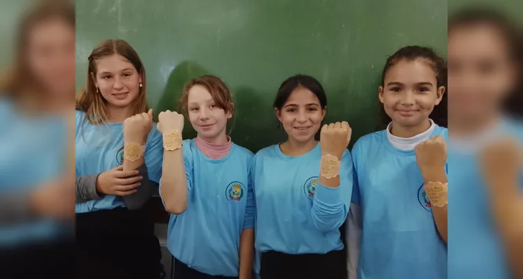 Veja a série de registros do trabalho em sala de aula.