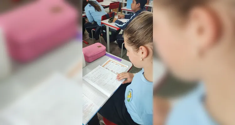Veja a série de registros do trabalho em sala de aula.