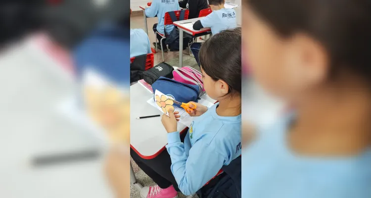 Veja a série de registros do trabalho em sala de aula.