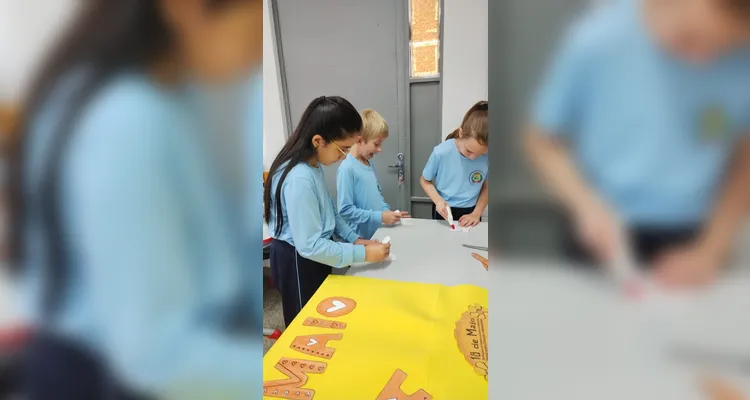 Veja a série de registros do trabalho em sala de aula.