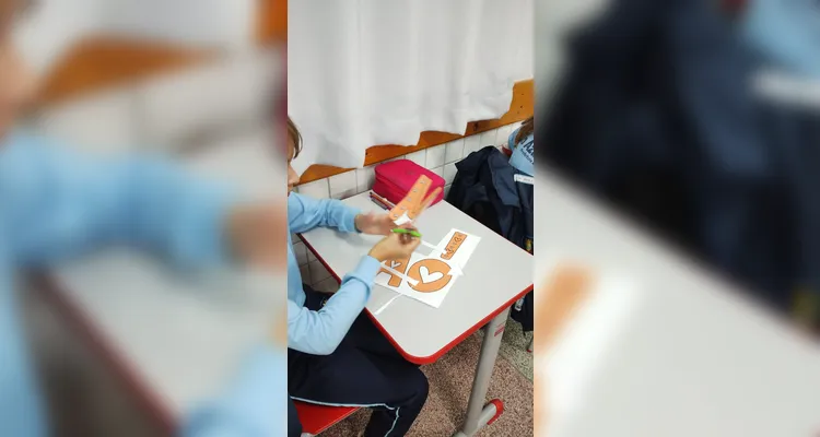 Veja a série de registros do trabalho em sala de aula.