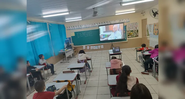 Veja registros do amplo e diversificado trabalho em sala de aula.