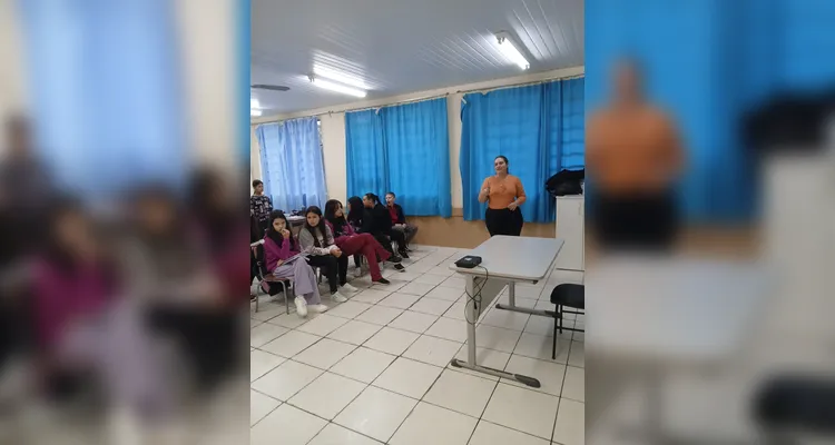 Veja registros do amplo e diversificado trabalho em sala de aula.