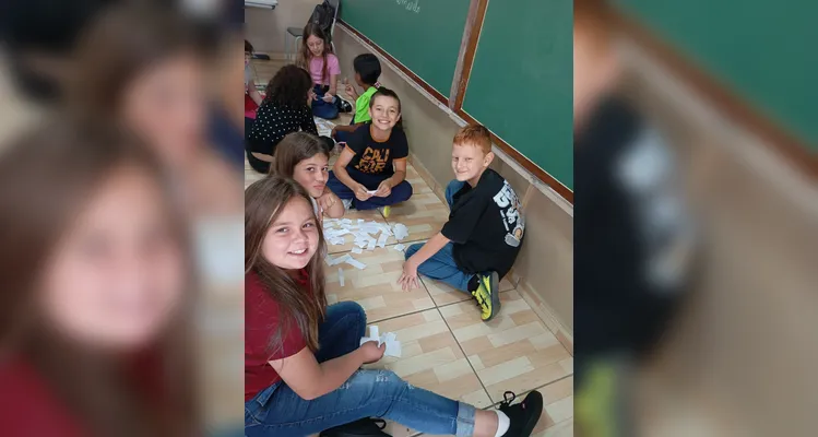 Veja os registros de como os educandos puderam desenvolver trabalhos com a proposta.