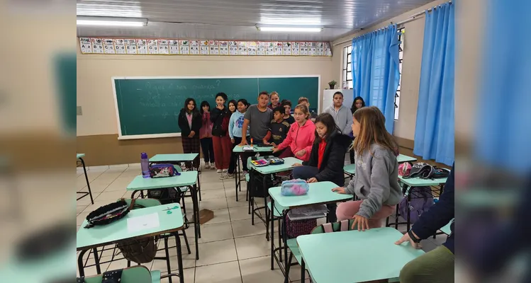 Educandos puderam trabalhar questões em sala de maneira diversificada e com produção de materiais.
