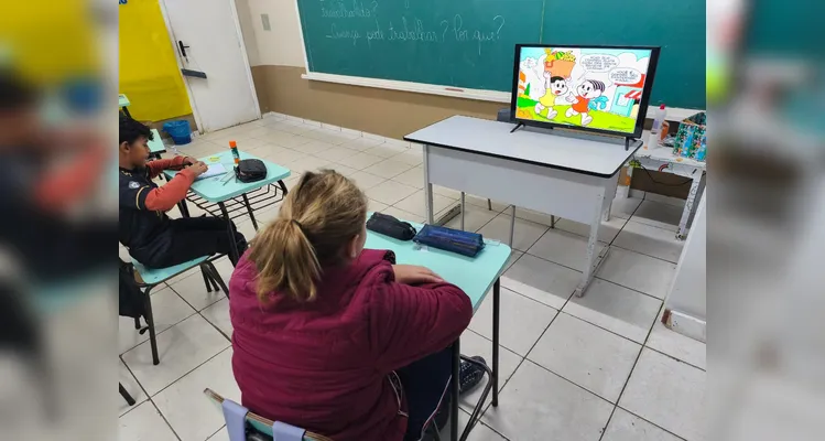 Educandos puderam trabalhar questões em sala de maneira diversificada e com produção de materiais.