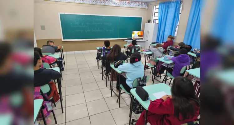 Educandos puderam trabalhar questões em sala de maneira diversificada e com produção de materiais.