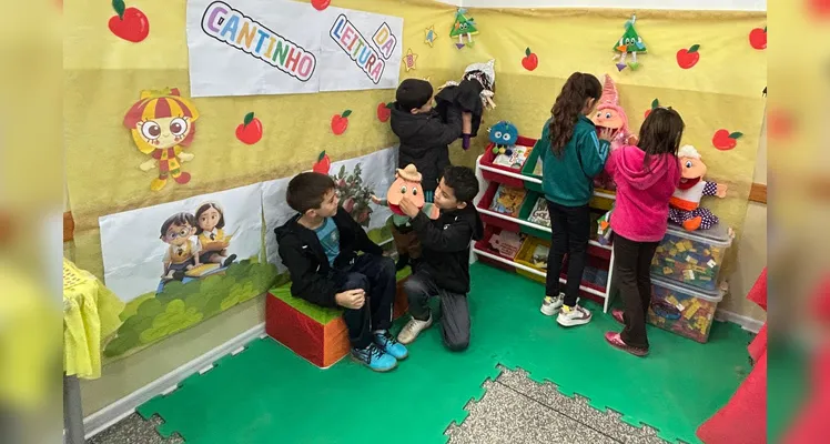 Espaço traz dinamismo à leitura dos educandos.