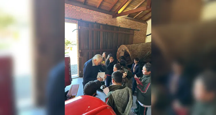 Local contou com oportunidade de alunos conhecerem importante no nome da área no país.