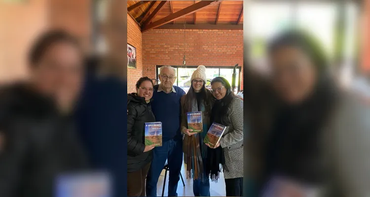 Local contou com oportunidade de alunos conhecerem importante no nome da área no país.