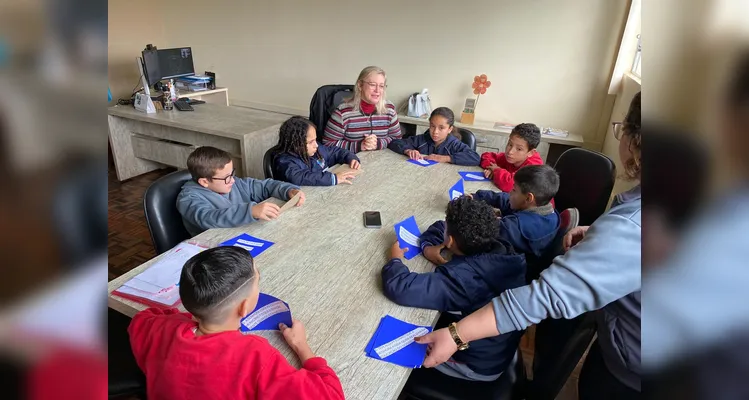 Veja os registros deste encontro entre educandos e a gestora.