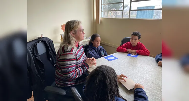 Veja os registros deste encontro entre educandos e a gestora.