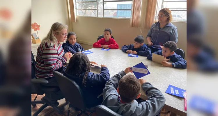 Veja os registros deste encontro entre educandos e a gestora.