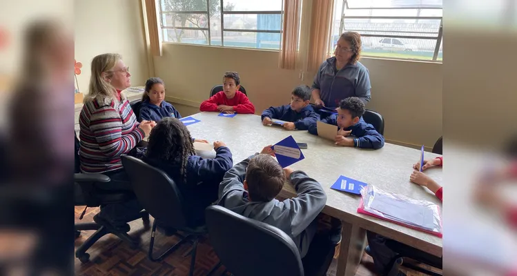 Veja os registros deste encontro entre educandos e a gestora.