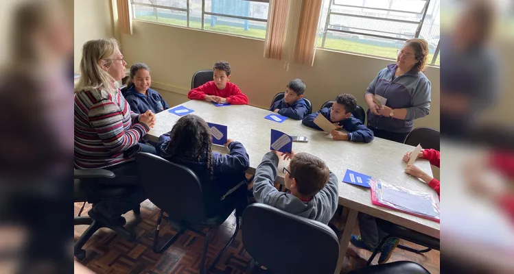 Veja os registros deste encontro entre educandos e a gestora.
