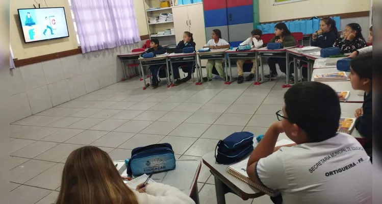 Trabalho em sala de aula foi executado em diversificados momentos, com ampla adesão dos educandos.