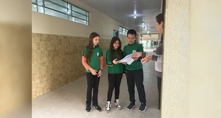 Do conteúdo audiovisual ao resultado em sala: confira as imagens do trabalho dos educandos.