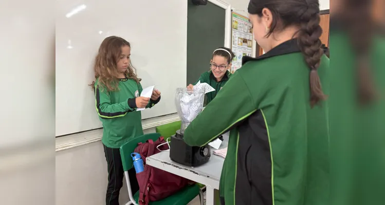 Do conteúdo audiovisual ao resultado em sala: confira as imagens do trabalho dos educandos.