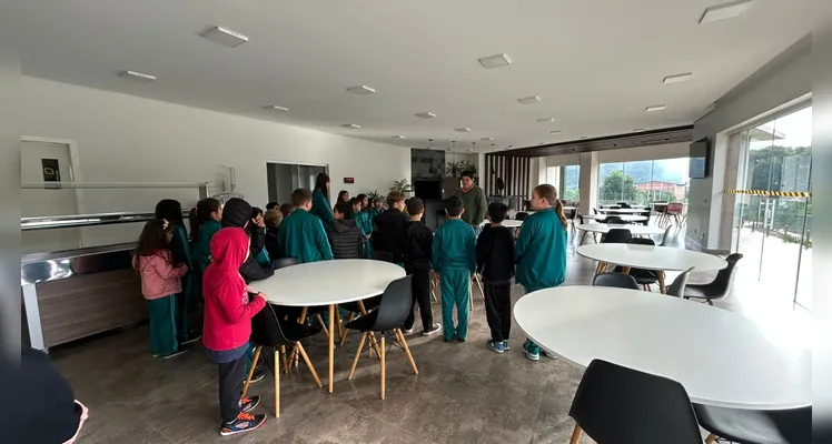 Confira as fotos da visita dos educandos.
