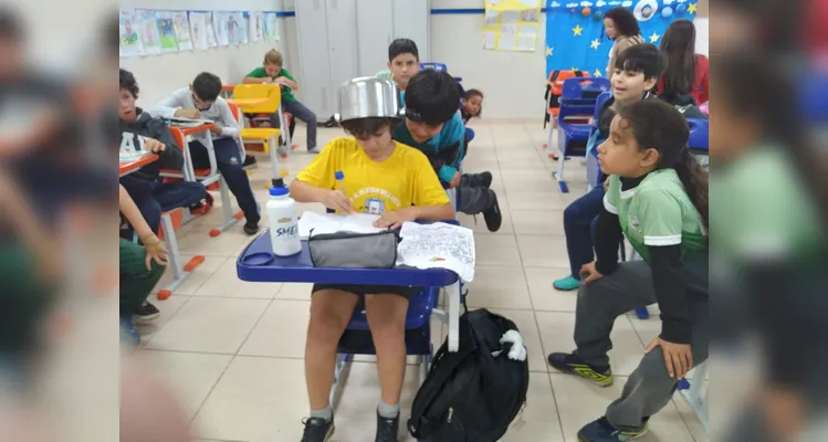 Confira a série de registros do amplo trabalho em sala de aula.