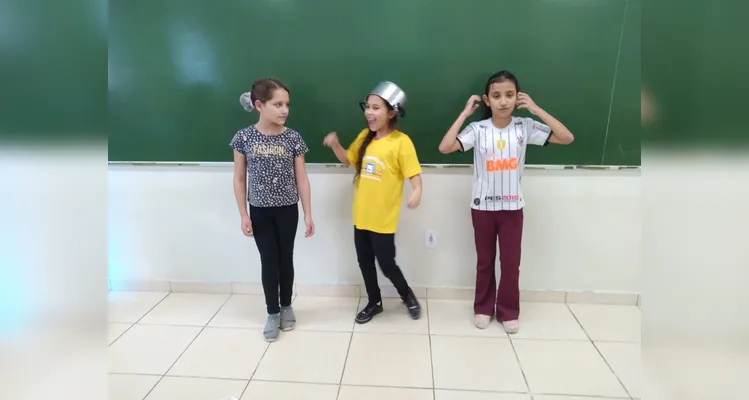Confira a série de registros do amplo trabalho em sala de aula.