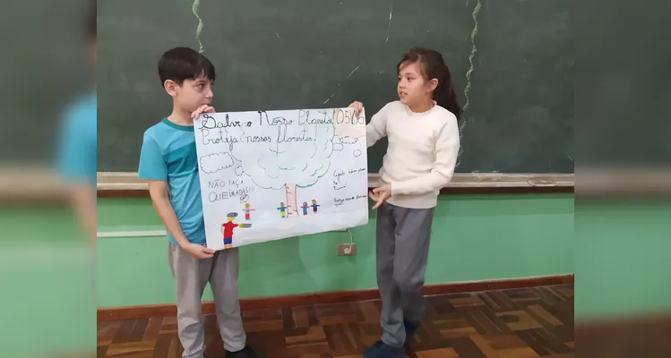 Confira os registros do trabalho ambiental em sala de aula.