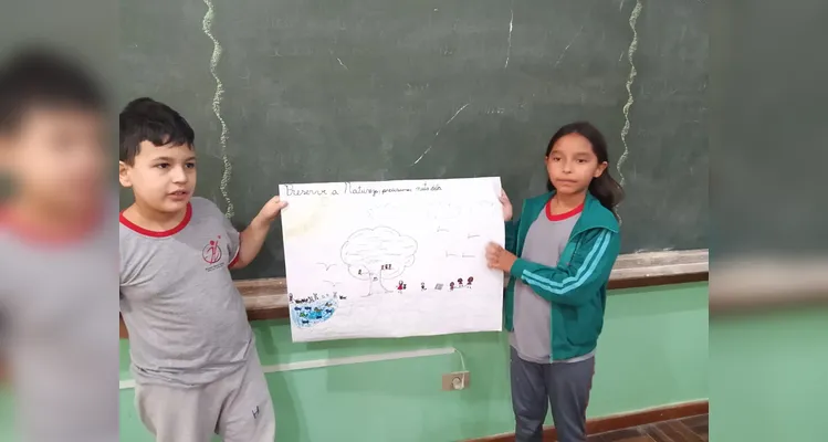 Confira os registros do trabalho ambiental em sala de aula.