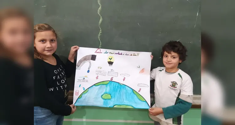 Confira os registros do trabalho ambiental em sala de aula.
