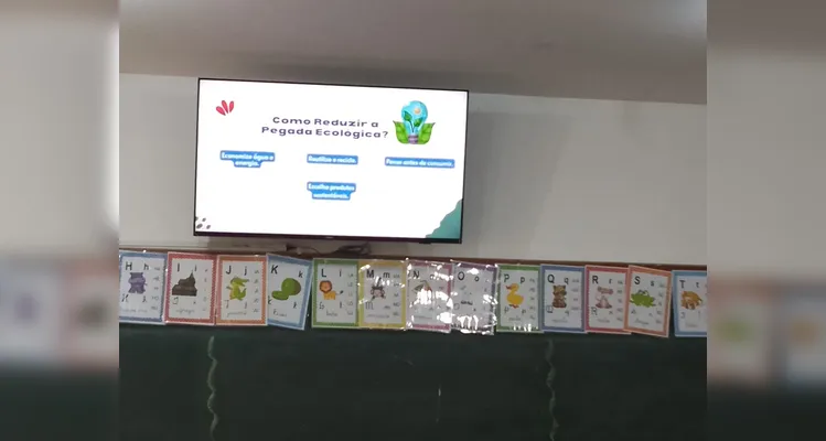 Confira os registros do trabalho ambiental em sala de aula.