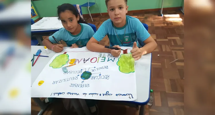 Confira os registros do trabalho ambiental em sala de aula.