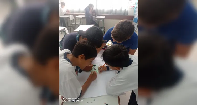 Trabalho diversificado em sala de aula movimentou educandos.