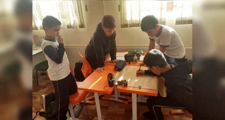 Confira os registros do trabalho em sala de aula.