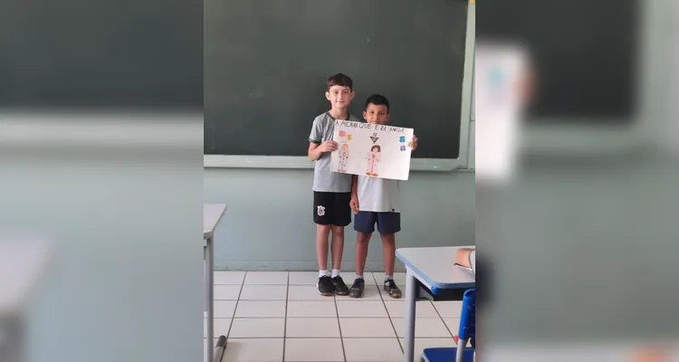 Produções ajudaram alunos a fixarem conteúdos linguísticos.