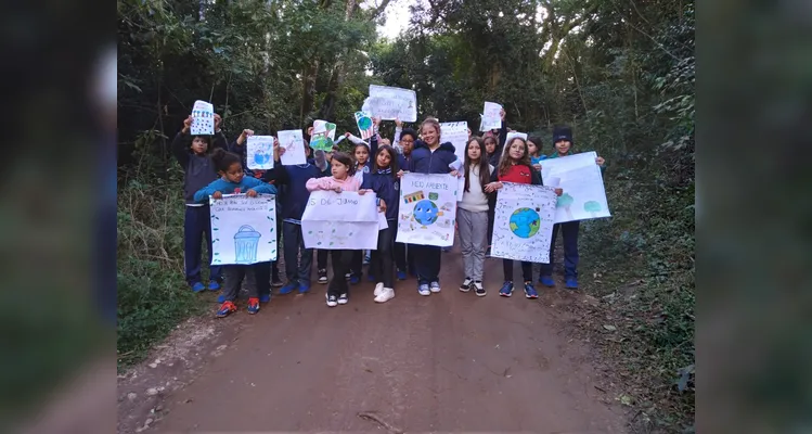 Confira os registros da ampla ação dos educandos em sala e pela sua comunidade.