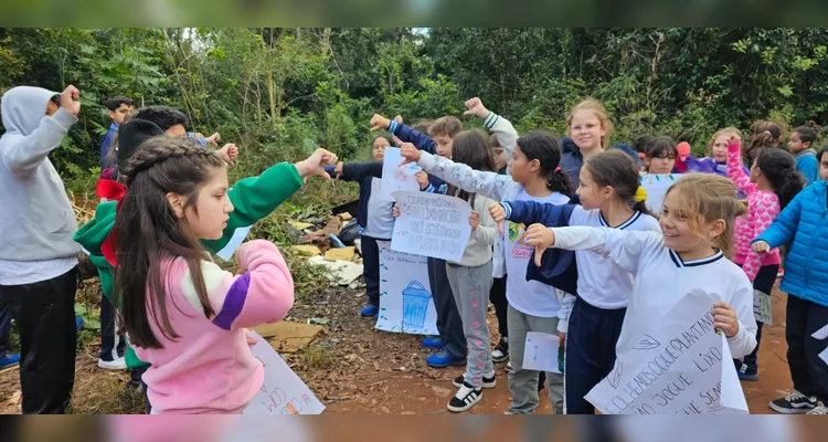 Confira os registros da ampla ação dos educandos em sala e pela sua comunidade.